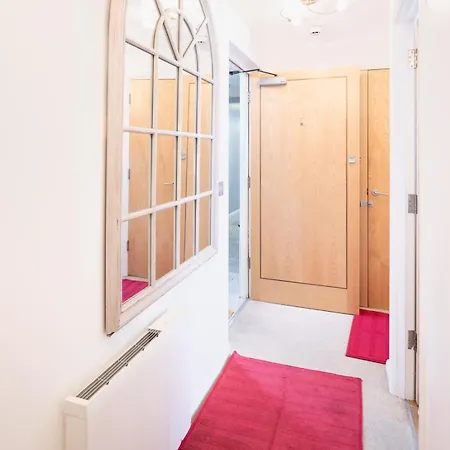 Wonderful Flat Sleeps 4 Near To Centre And Venues Apartment Bristol