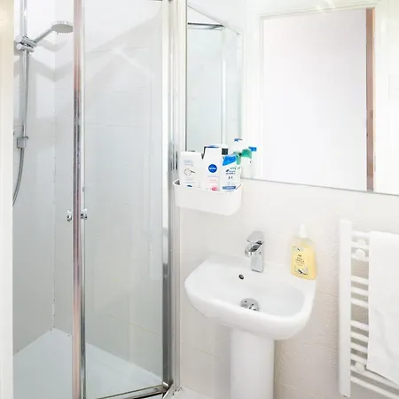 Wonderful Flat Sleeps 4 Near To Centre And Venues * Bristol